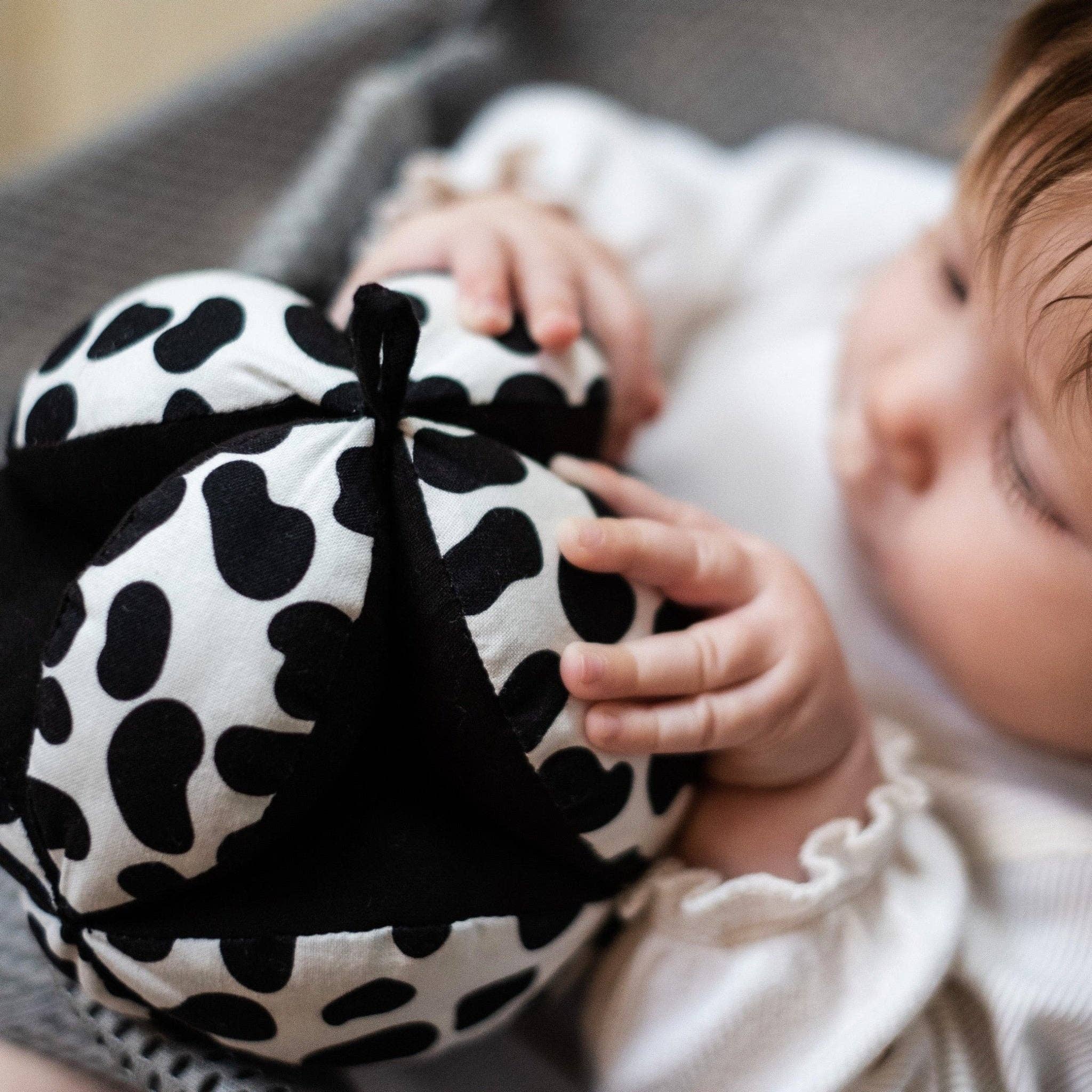 ETTA LOVES SENSORY GRASP BALL
