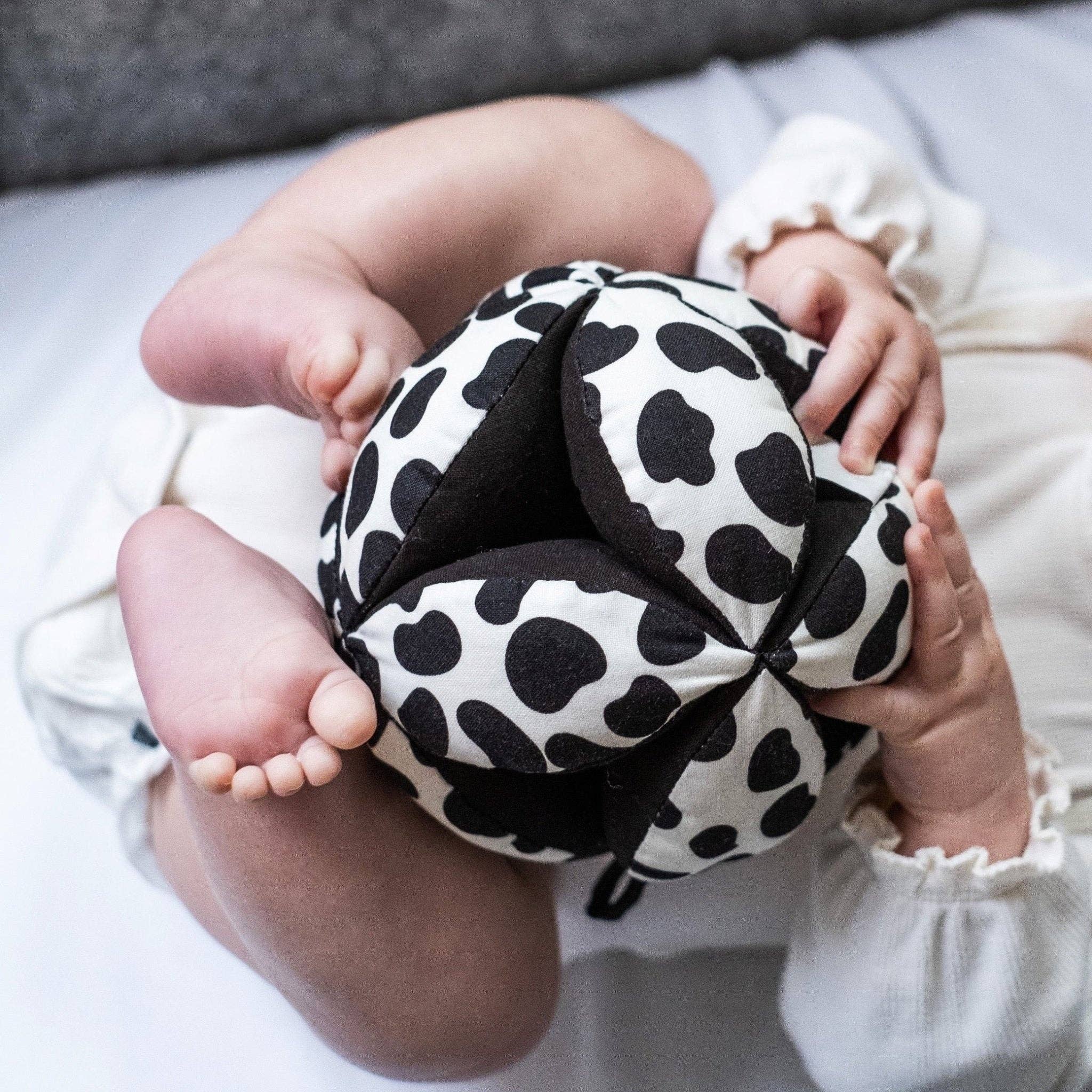 ETTA LOVES SENSORY GRASP BALL